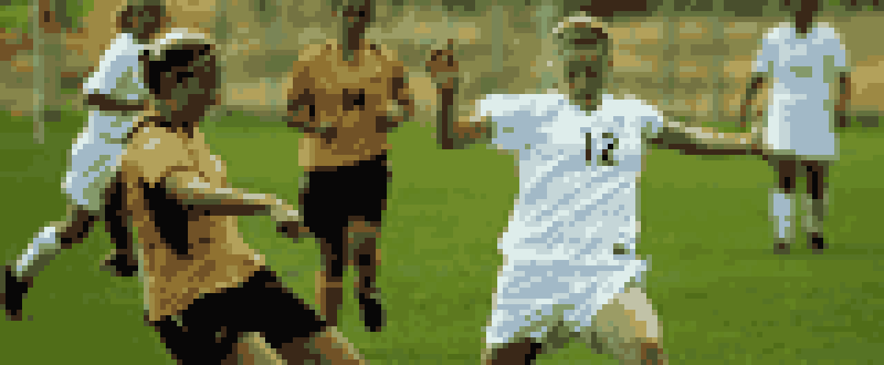 Pixelgrafik: Zweikampf um den Ball in einem Frauenfussballspiel, Spielerin in Weiss gegen Spielerin in Gelb